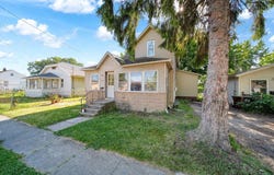 727 Oak Street, Adrian, MI 49221
