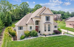 10601 Sophia Ct, Irwin, PA 15642