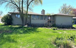 1221 E Linden Street, Algona, IA 50511