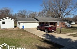 121 N Lowe Street, Algona, IA 50511