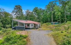397 HAPPY VALLEY LANE, BERKELEY SPRINGS, WV 25411