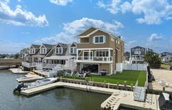 6 Pearce Court, Manasquan, NJ 08736