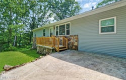 484 Kerrigan Rd, Crossville, TN 38555