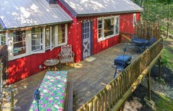 112 Beechwood Cove Road, Greentown, PA 18426