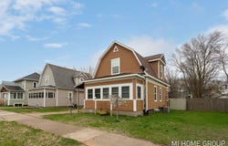 316 W 13TH STREET, HOLLAND, MI 49423