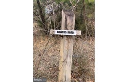 89 BOWERS, PAW PAW, WV 25434