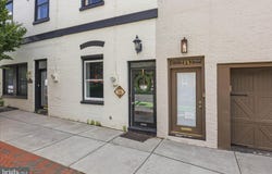 16 E WALNUT Street, LANCASTER, PA 17602