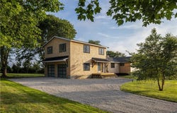 16 Sachuest Drive, Middletown, RI 02842