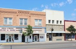 105 N Merrill Ave, Glendive, MT 59330