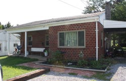 219 N. Eighth St., Albion, IL 62806