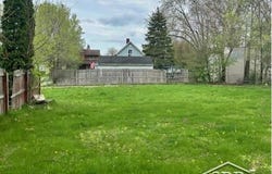206 Villaire, Essexville, MI 48632