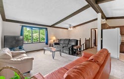 422 Oak Park Boulevard, Cedar Falls, IA 50613