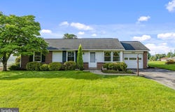 2136 HOBSON Road, LANCASTER, PA 17602