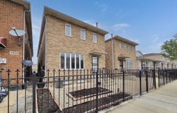 1350 W 32nd Street, Chicago, IL 60608