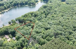 E OAK RIDGE Lane, GRESHAM, WI 54128