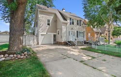 612 W Burnett St, Beaver Dam, WI 53916