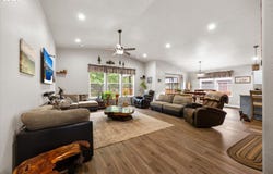 371 CEDAR, Cave Junction, OR 97523
