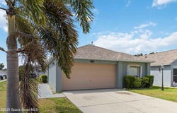 2126 Redwood Circle NE, Palm Bay, FL 32905