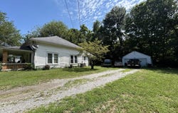 200 Russell Street, Junction City, KY 40440