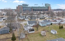 1210 THORNDALE Street, GREEN BAY, WI 54304