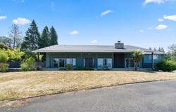 1756 Southgate Way, Grants Pass, OR 97527