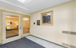 19101 Van Aken Boulevard unit: 422, Shaker Heights, OH 44122