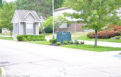 26949 Farmbrook Villa Drive, Southfield, MI 48034