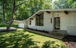21595 Doneswood Dr, Waukesha, WI 53186