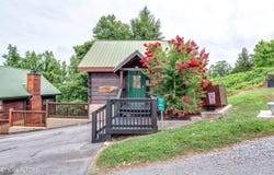 502 Chickasaw Gap Way, Pigeon Forge, TN 37863