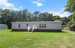 513 Pauline Drive, Bonneau, SC 29431