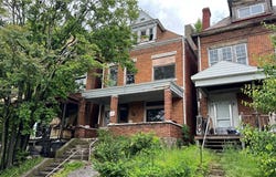 222 Luray St, Perry Hilltop, PA 15214