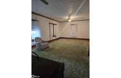 105 W Adams Avenue, Fairfield, IA 52556