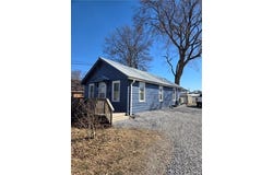 206 E College Street, Clinton, MO 64735