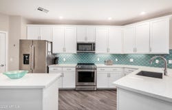 2511 W QUEEN CREEK Road, Chandler, AZ 85248
