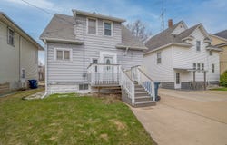 24 E Cotton St, Fond Du Lac, WI 54935