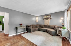 1327 S Lone Pine Avenue, Springfield, MO 65804