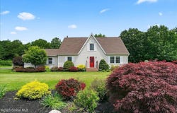 895 Van Hoesen Road, Schodack, NY 12033