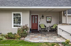 408 S 10th St, Selah, WA 98942