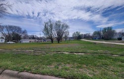 1213-1221 9th Street, Auburn, NE 68305