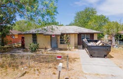 205 Brazos, George West, TX 78102