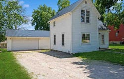 321 S 3rd Street, Coggon, IA 52218