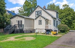 192-194 Deans Ln, South Brunswick Twp., NJ 08852-2422