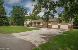 214 S Ozark Trail, Goodman, MO 64843