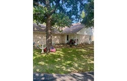 917 Wood Trail, Azle, TX 76020