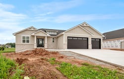 284 KERRIGAN Drive, WRIGHTSTOWN, WI 54180