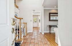 15 Mesa Road, Syosset, NY 11791