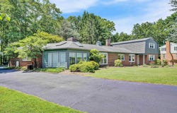 34 RIDGEFIELD Lane, Radford, VA 24141
