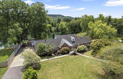 407 Eagle Bend Lane, Clinton, TN 37716