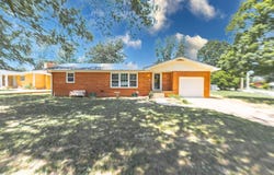 232 Greenway Rd, Arkansas City, KS 67005