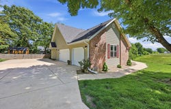 1109 Glen Oaks Drive, Nixa, MO 65714
